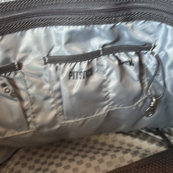 Lululemon large black duffle travel bag - Picture 15 of 16